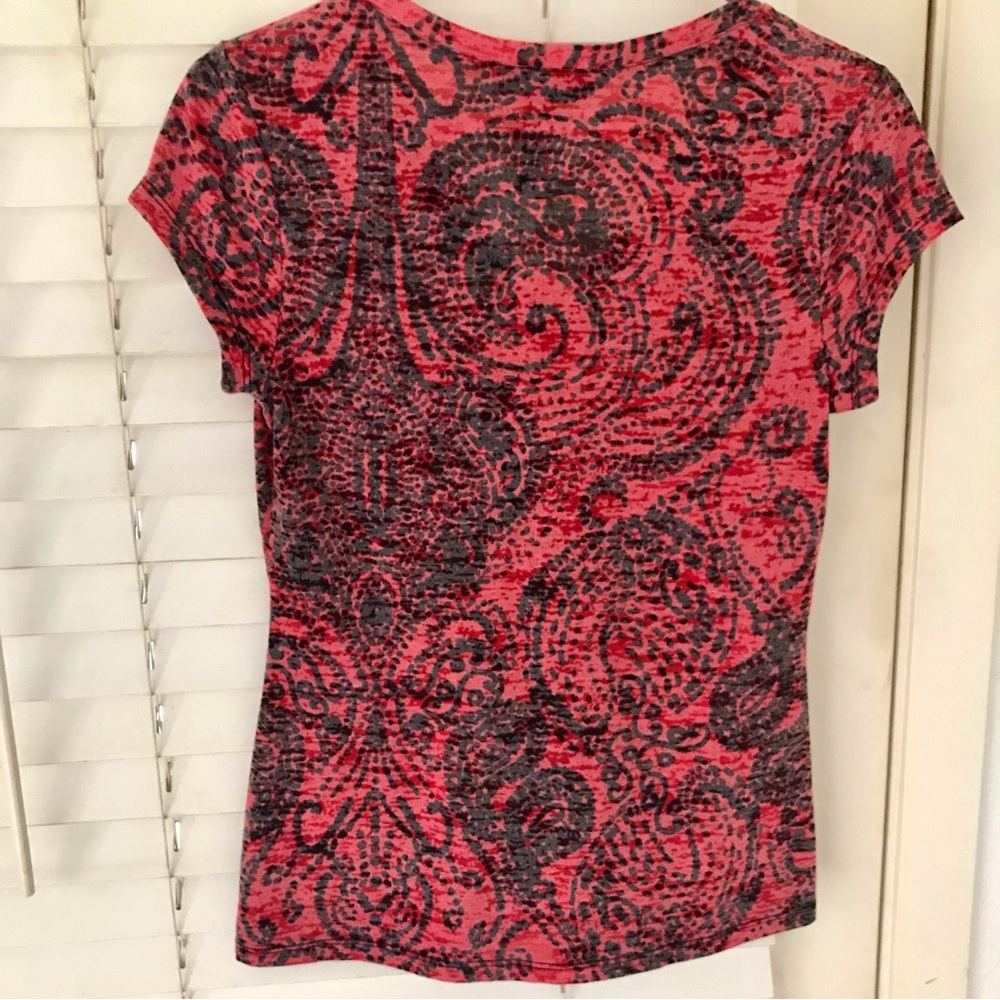 INC International Concepts Red Graphic V-Neck Tee Red and Black Medium Burnout - Picture 6 of 9